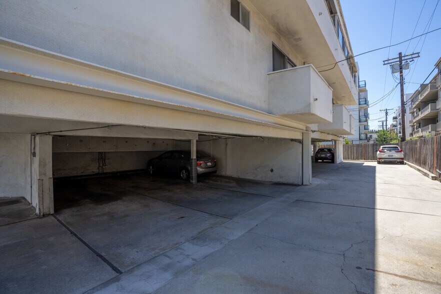 More Photos Of 1041 S Corning St, Los Angeles Apartments For Sale