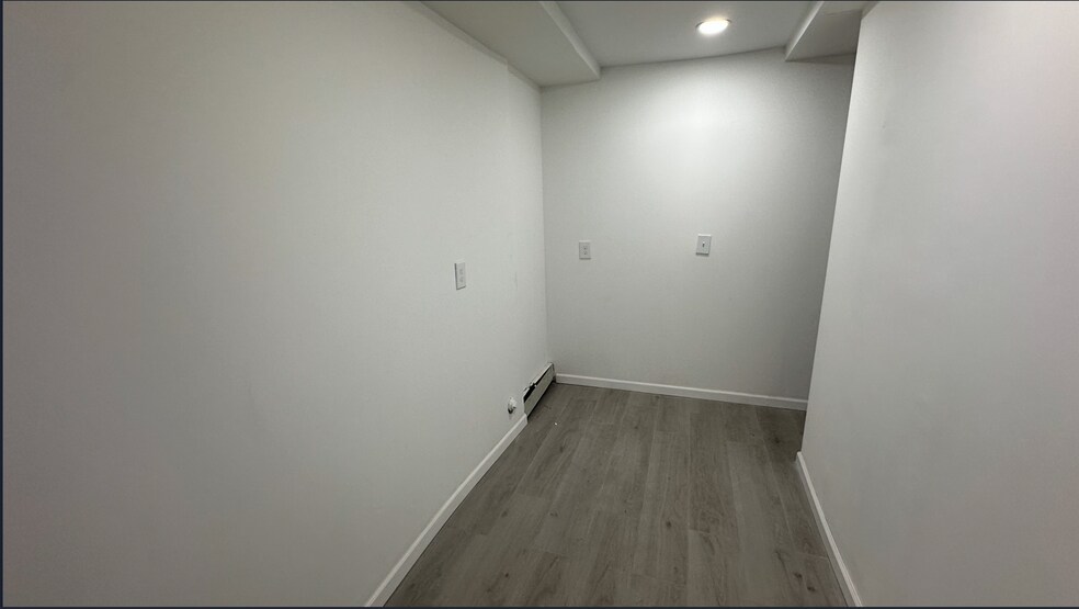 More Photos Of 15009 89th St, Howard Beach Office Residential For Lease