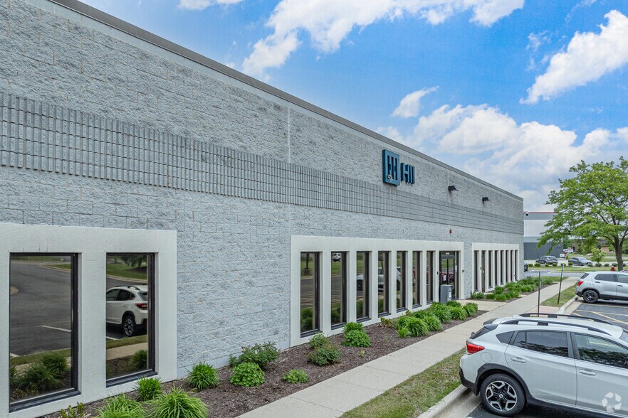 Primary Photo Of 7501 S Quincy St, Willowbrook Research And Development For Lease