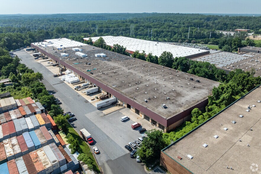 More Photos Of 9327 Washington Blvd, Savage Warehouse For Lease