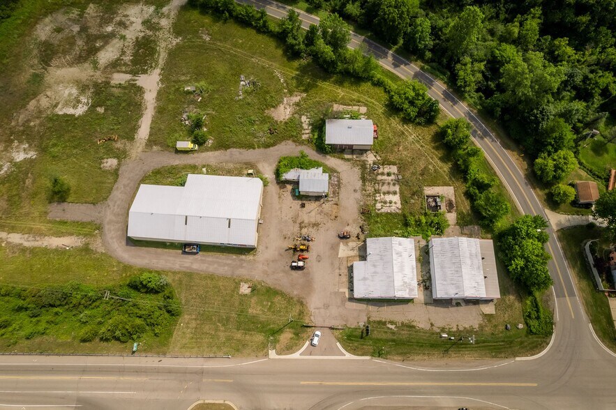 More Photos Of 2511 W Bellevue Rd, Leslie Warehouse For Sale