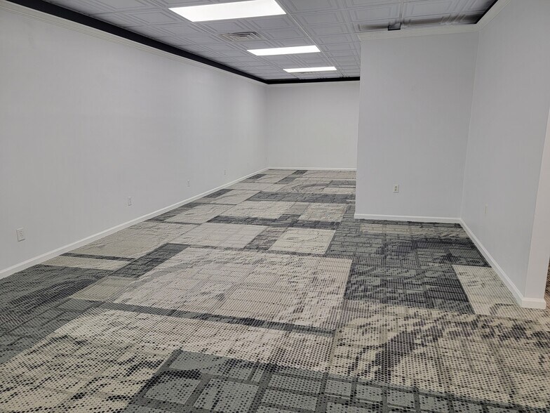 More Photos Of 71 Bellevue Ave, Langhorne Storefront Retail Office For Lease