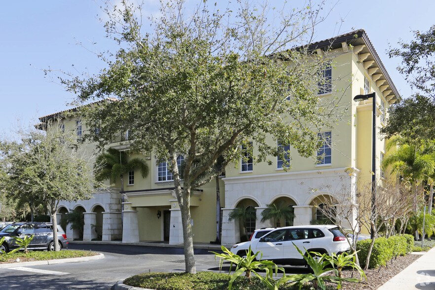 More Photos Of 2639 Fruitville Rd, Sarasota Medical For Lease