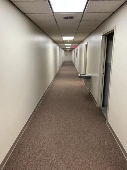 More Photos Of 2227 W Lindsey St, Norman Office For Sale