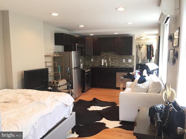 More Photos Of 747 S 2nd St, Philadelphia Apartments For Sale