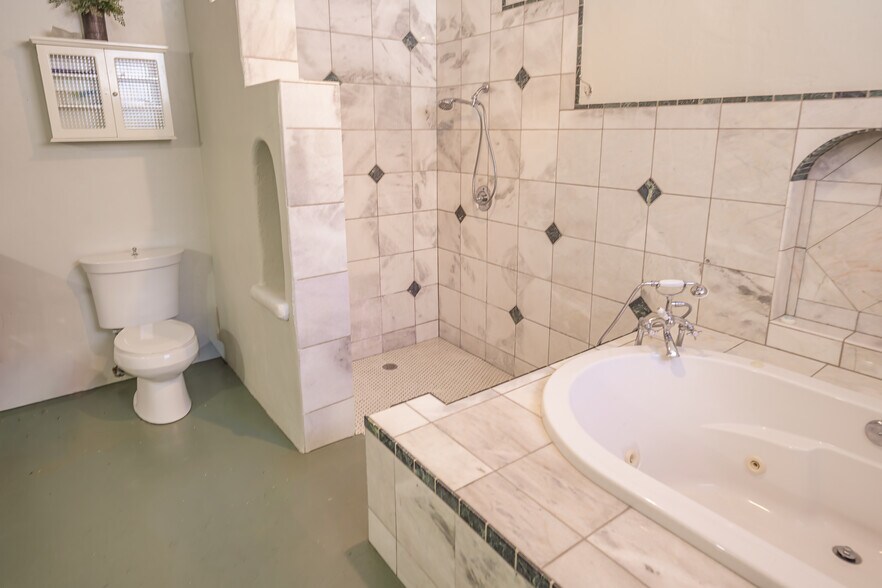 More Photos Of 310 E 2nd St, Trinidad Hospitality For Sale