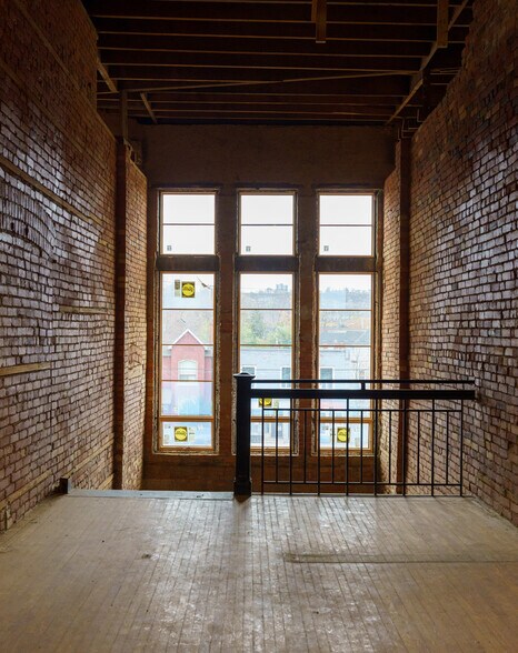More Photos Of 601 Barton St E, Hamilton Schools For Sale