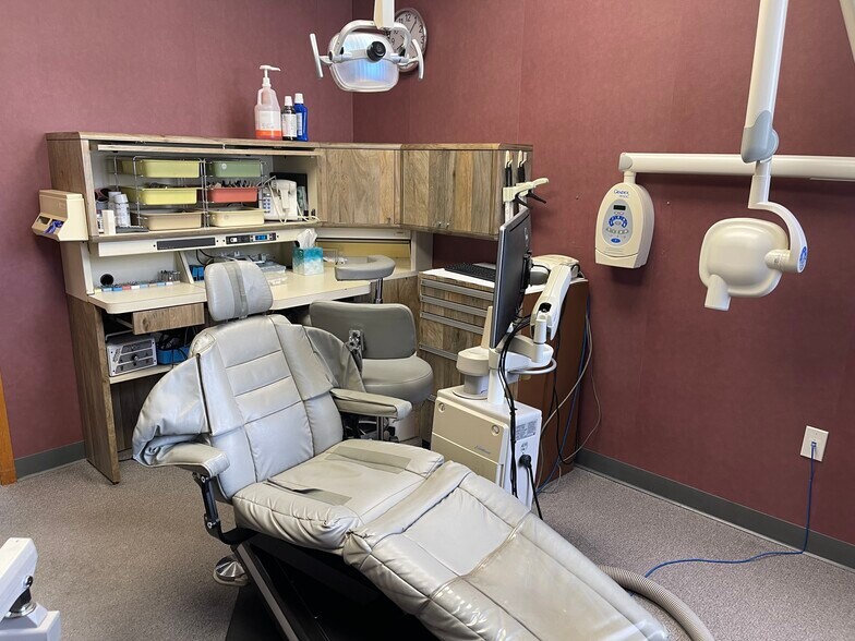 More Photos Of 1553 State Route 27, Somerset Medical For Sale