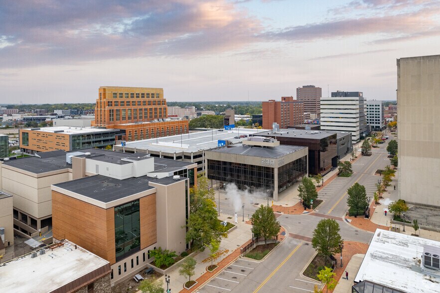 More Photos Of 230 N Washington Sq, Lansing Medical For Lease