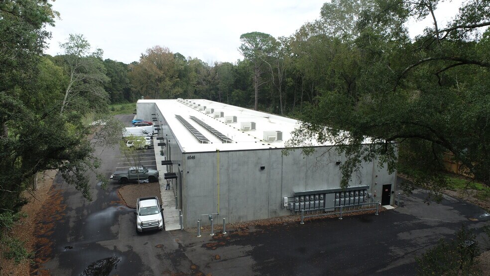 More Photos Of 6548 Ward Ave, Charleston Light Distribution For Lease