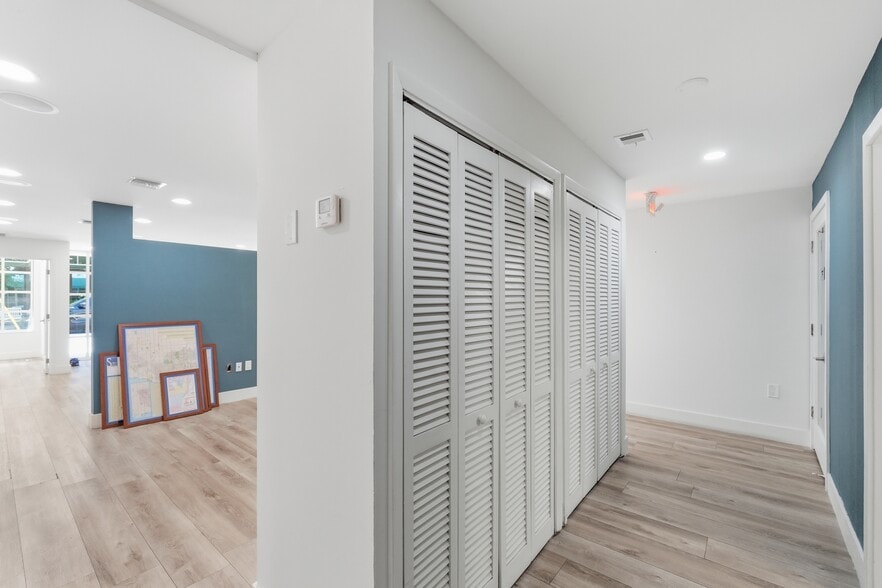 More Photos Of 7311 SW 59th Ct, South Miami General Retail For Lease