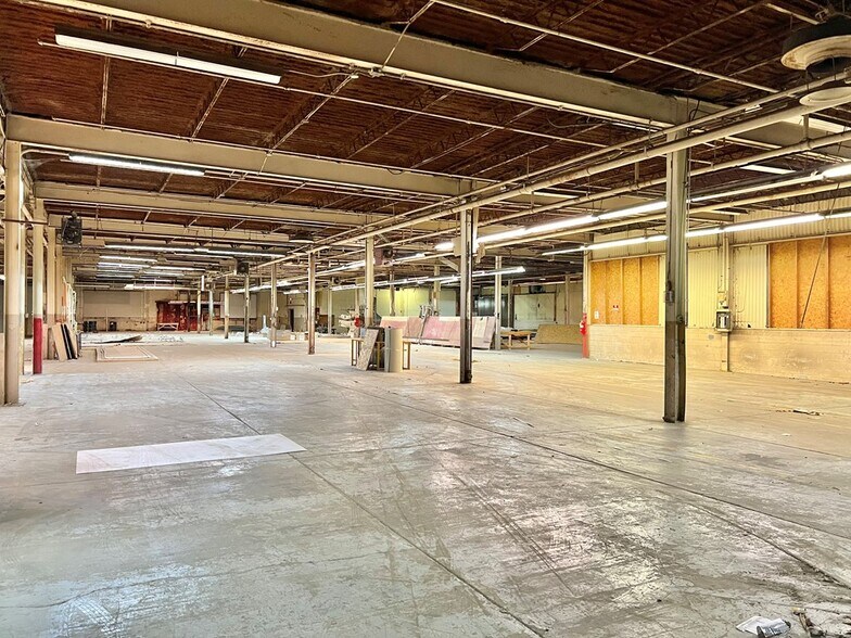 More Photos Of 521 S Market St, Galion Manufacturing For Lease