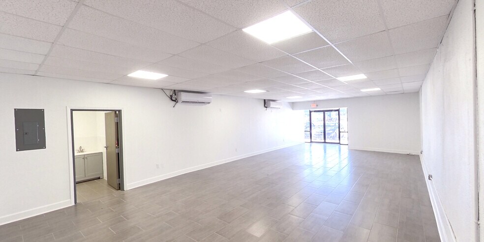 More Photos Of 2013-2023 Jammes Rd, Jacksonville Storefront For Lease