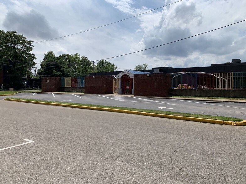 More Photos Of 615 W Virginia St, Evansville Medical For Sale