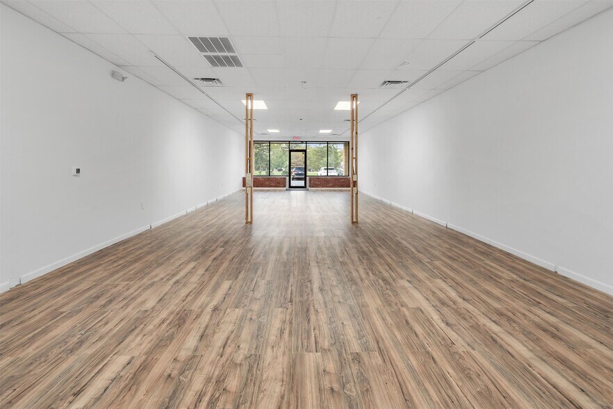 More Photos Of 680 Route 33 E, East Windsor General Retail For Lease