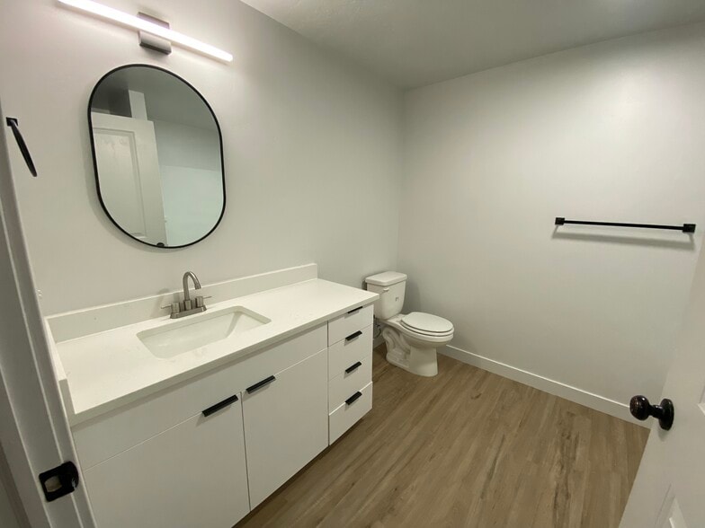 More Photos Of 404 E 5600 S, Salt Lake City Apartments For Sale