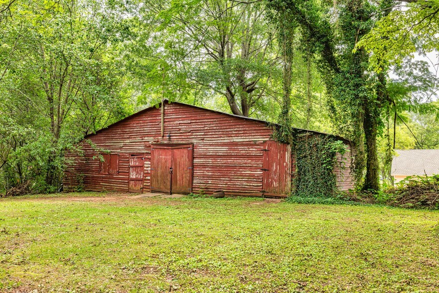 More Photos Of 252 Seavy St, Senoia Hospitality For Sale