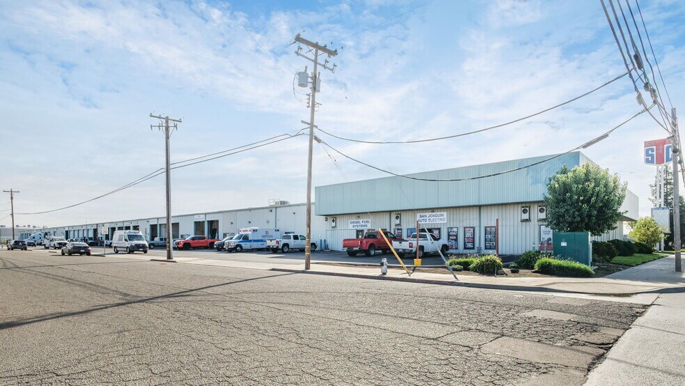 More Photos Of 2695 S Cherry Ave, Fresno Warehouse For Lease