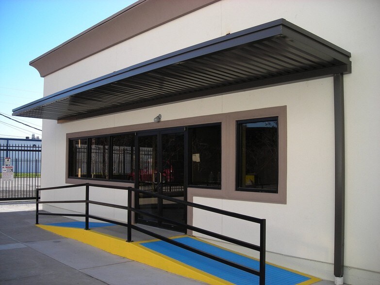 More Photos Of 10019 Main St, Houston Office For Lease