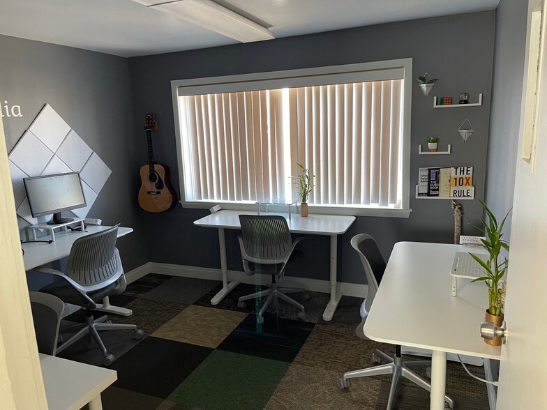 More Photos Of 3425 Dempster St, Skokie Office For Sale