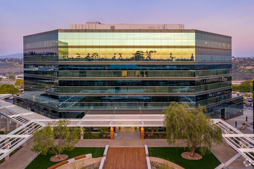 More Photos Of 9655 Granite Ridge Dr, San Diego Coworking Space