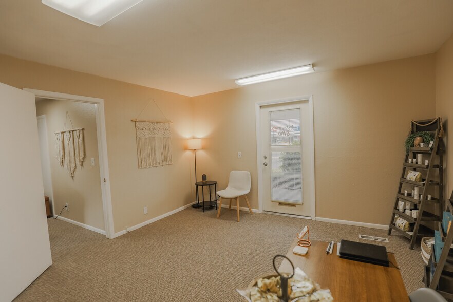 More Photos Of 1020 S Townsend Ave, Montrose Storefront Retail Office For Sale