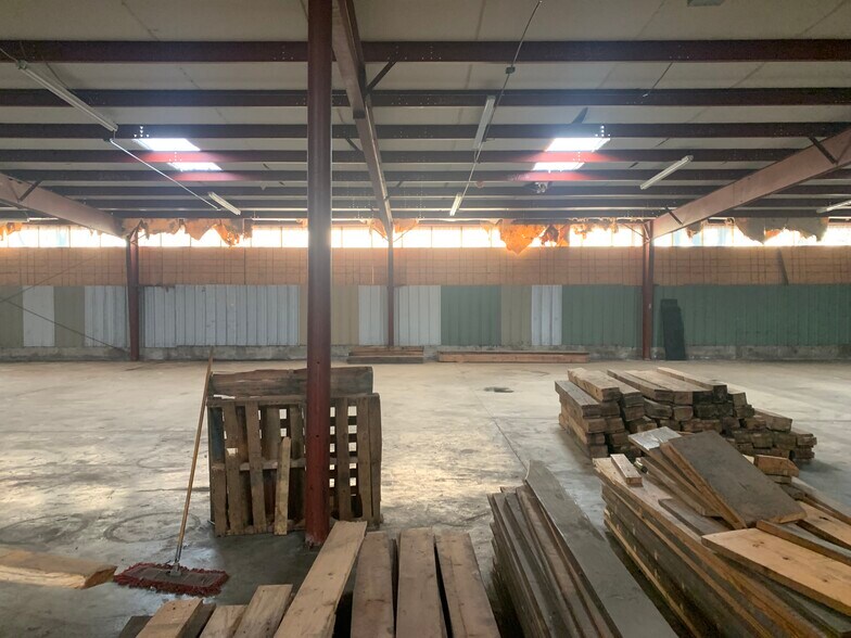 More Photos Of 2222 E Broadway St, North Little Rock Manufacturing For Lease