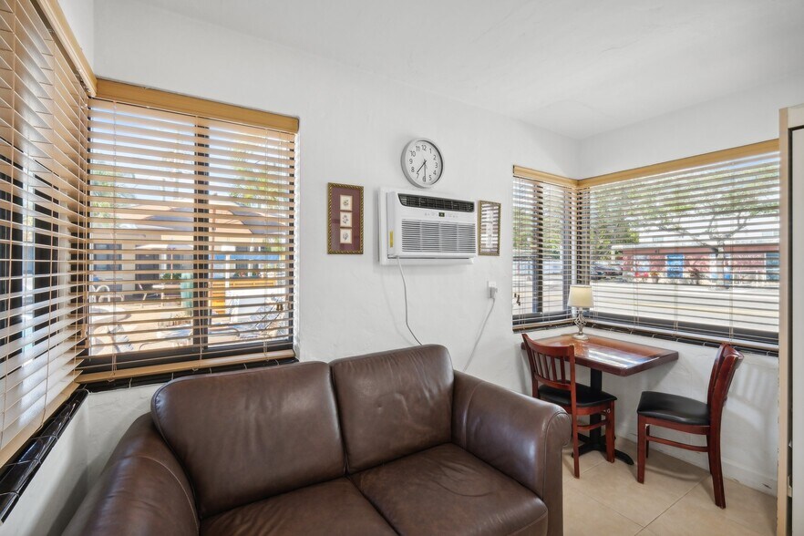More Photos Of 1201 S Federal Hwy, Hollywood Hotel For Sale