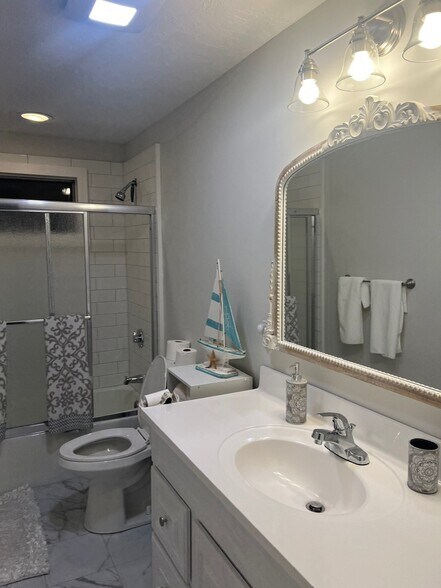 More Photos Of 574 Main St, Hyannis Storefront Retail Residential For Sale