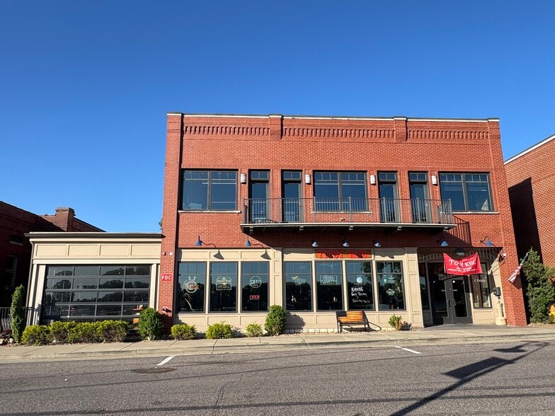 Primary Photo Of 516 W Front St, Washington General Retail For Sale