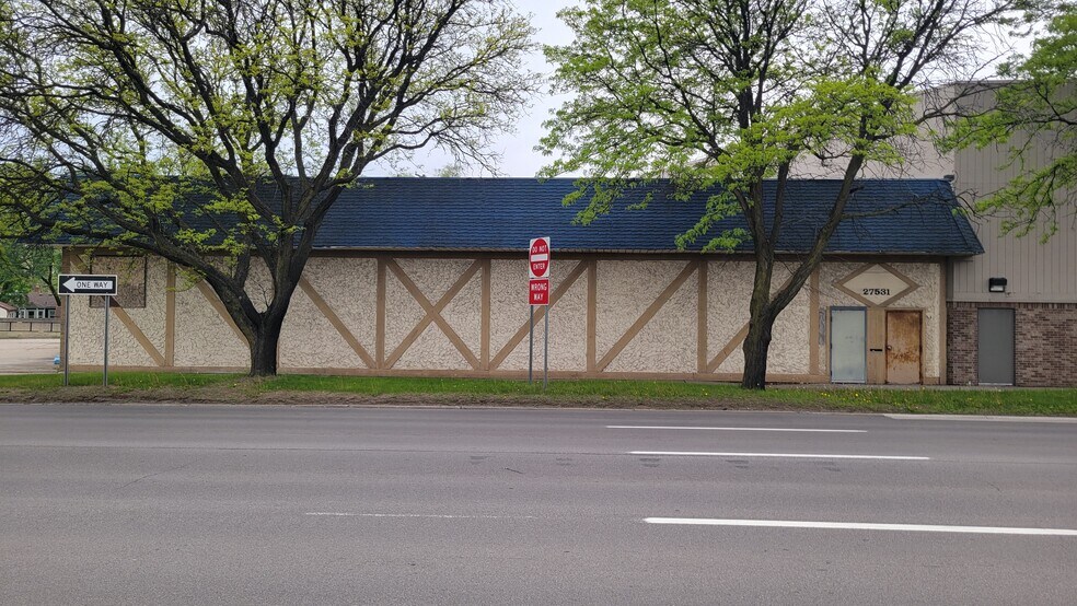 More Photos Of 27531 Grand River St, Livonia General Retail For Sale