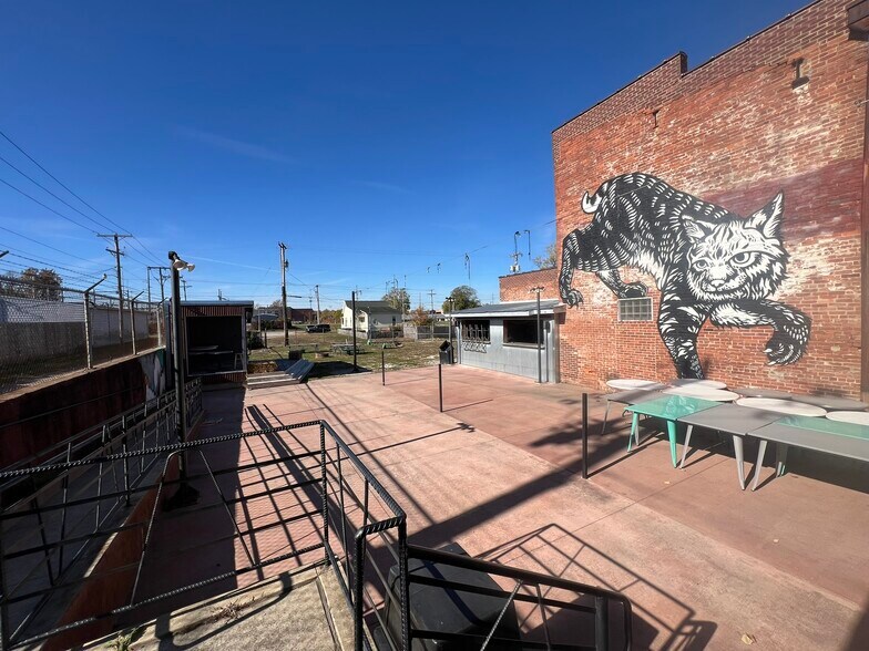 More Photos Of 519 N Elm St, Muncie Restaurant For Sale