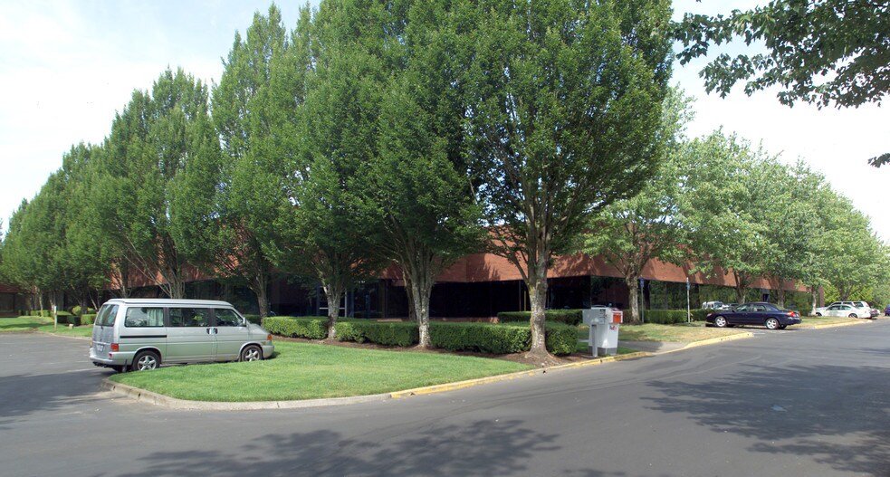 More Photos Of 9200 SW Nimbus Ave, Beaverton Flex For Lease