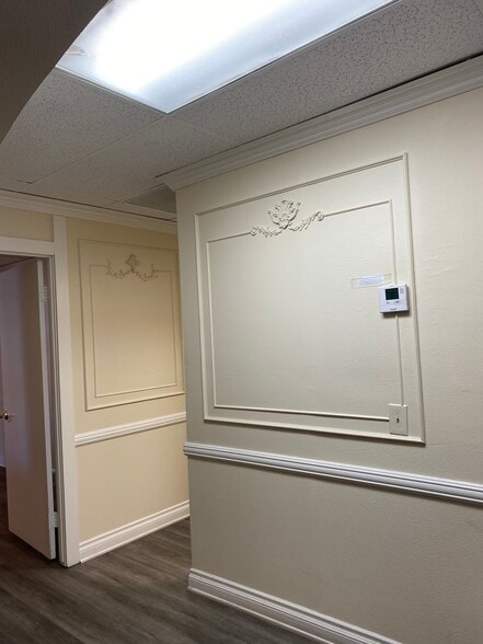More Photos Of 1625 E 17th St, Santa Ana Office For Lease