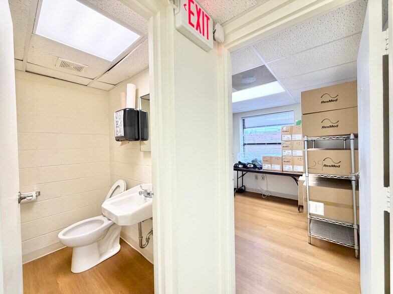 More Photos Of 1330 Mercer St, Princeton Office For Sale