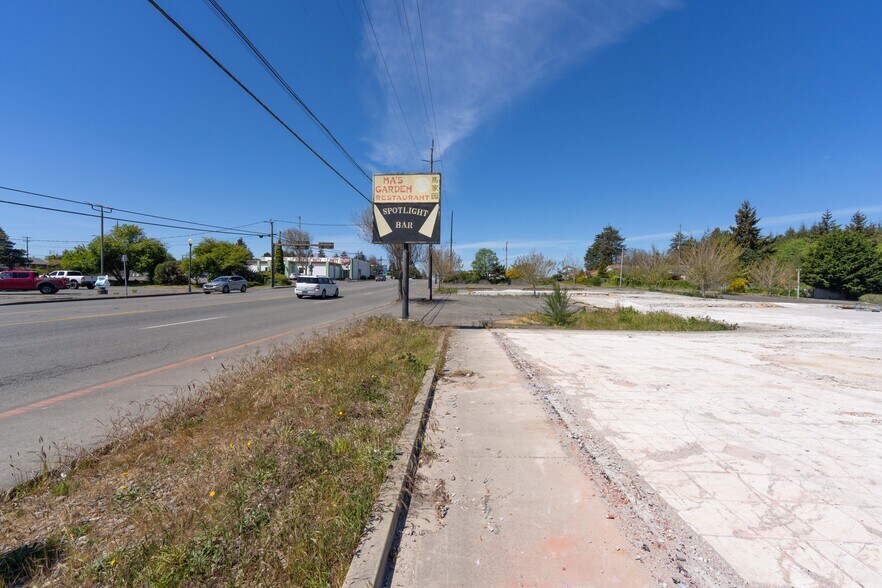 More Photos Of 1090 Newmark Ave, Coos Bay Land For Sale