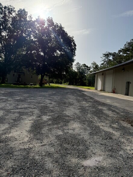 More Photos Of 64 Sleepy Hollow Rd, Middleburg Warehouse For Lease