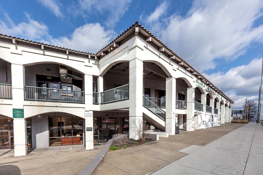 More Photos Of 604 Gallatin Ave, Nashville Office For Lease