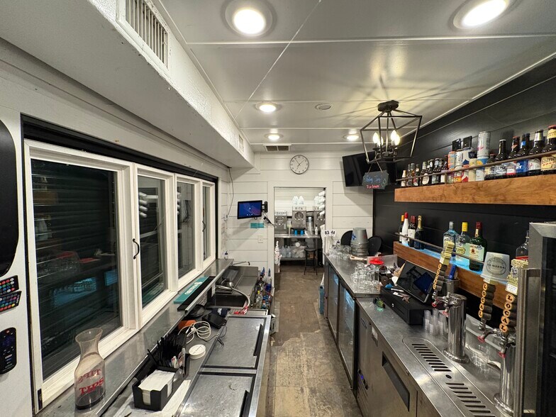 More Photos Of 6223 W Roundbunch Rd, Orange Restaurant For Sale