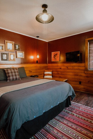More Photos Of 214 Lagunita Ln, Big Bear Lake Hotel For Sale