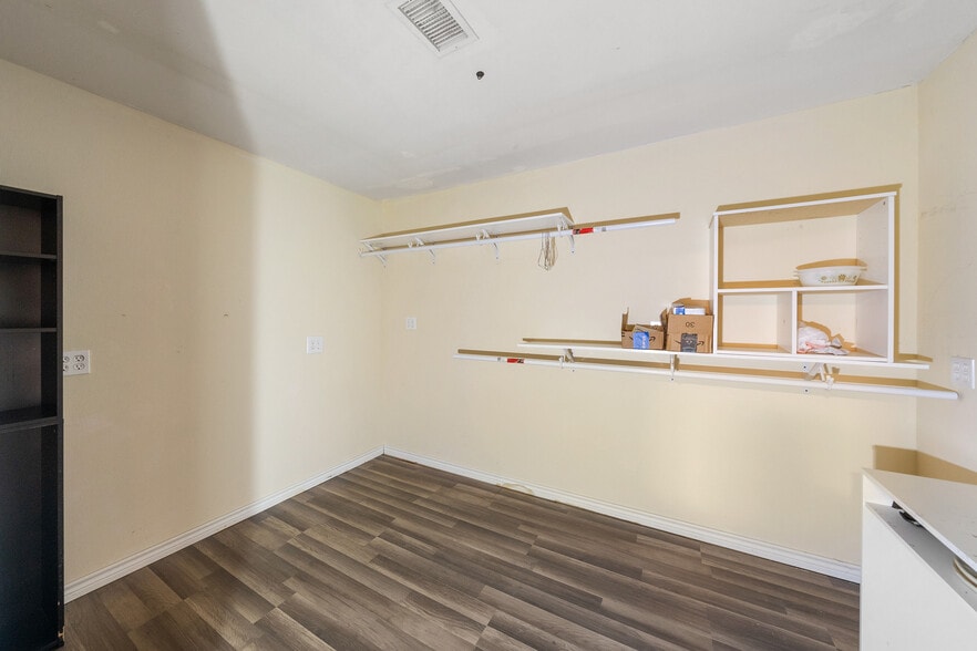 More Photos Of 1425 State Highway 75 N, Huntsville Office For Lease