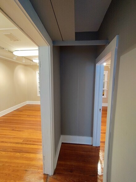 More Photos Of 438-442 N Donnelly St, Mount Dora Storefront For Lease