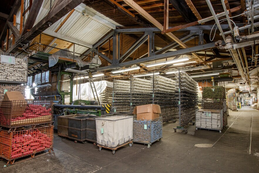 More Photos Of 201 W Lincoln Hwy, Penndel Manufacturing For Sale