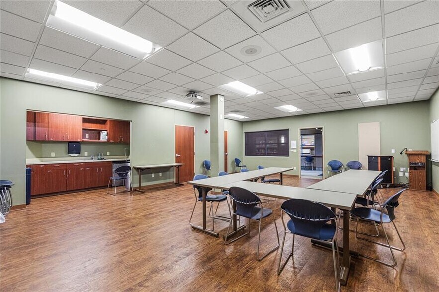 More Photos Of 1900 Belt hwy, Saint Joseph Department Store For Sale