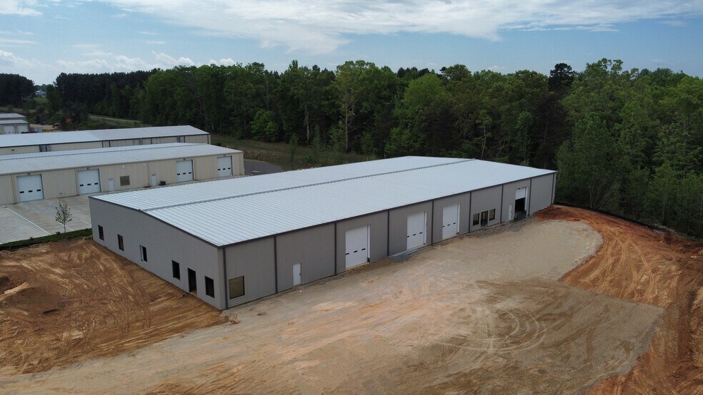 More Photos Of 199 Thunder Rd, Mooresville Light Distribution For Sale