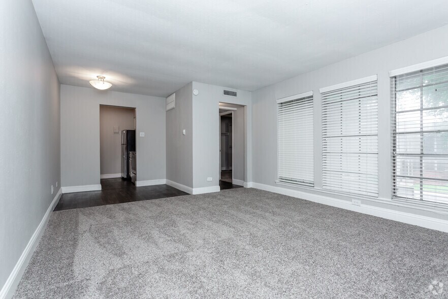More Photos Of 2420 E Abram St, Arlington Apartments For Sale