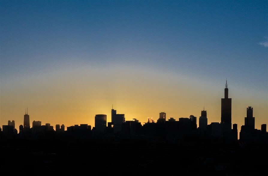 More Photos Of 555 W Madison St, Chicago Apartments For Lease