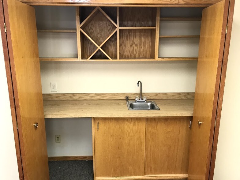 More Photos Of 3768 Norwood Dr, Littleton Warehouse For Lease