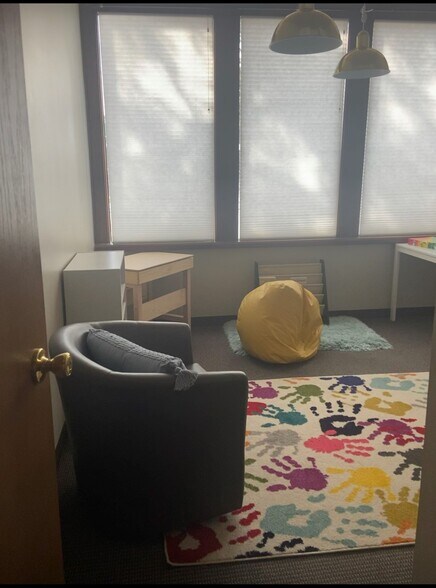 More Photos Of 110 N Cherry St, Olathe Office Residential For Lease