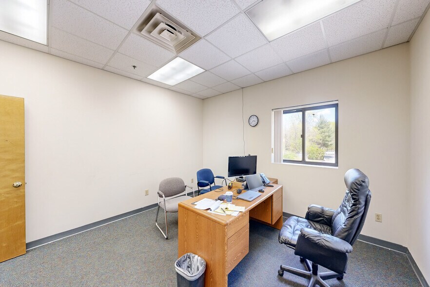 More Photos Of 1 Nablus Rd, Wakefield Distribution For Lease